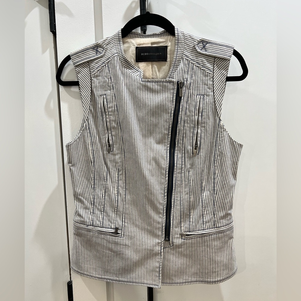Structured Seer/Sucker Vest With Edge - image 1